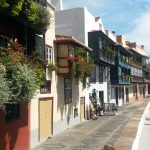 Wunderschöne Holzbalkone an der Uferpromenade in Santa Cruz de La Palma, entdeckt bei unserem Ausflug auf eigene Faust