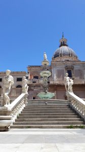 Die Fontana Pretoria in Palermo, von den einheimischen a.uch Brunnen der Schande genannt