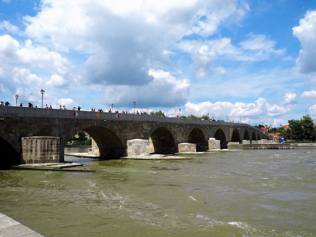 Steinerne Brücke über die Donau in Regensburg
