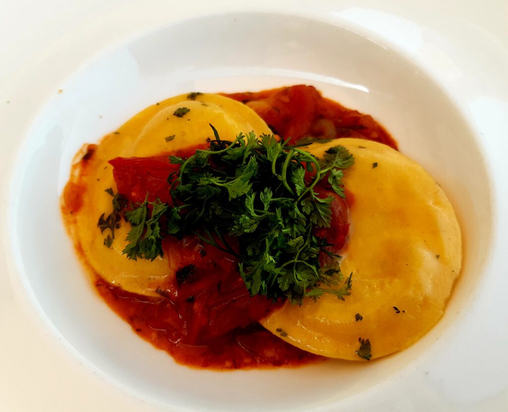 Salzburg kulinarisch Ravioli gefüllt mit Atterseefisch