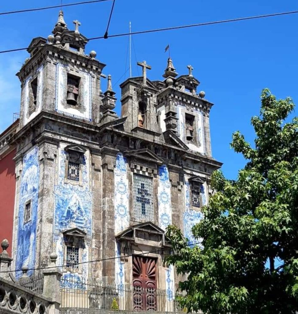 Zu einer der schönsten Kirchen in Porto zählt die Kirche Saint Ildefonso