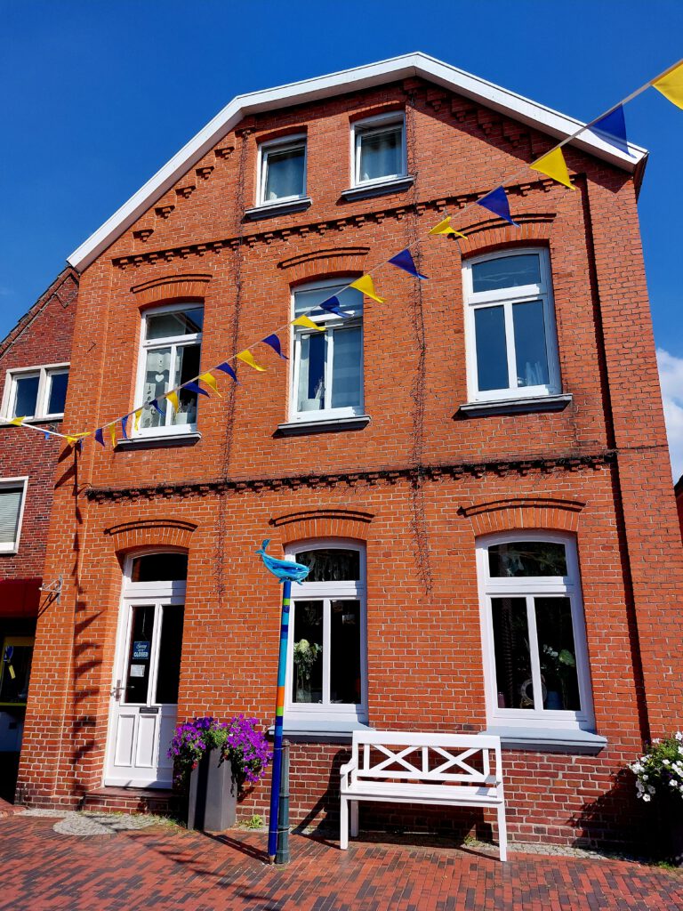 Typisches Haus in Ostfriesland mit der Klinkerfassade