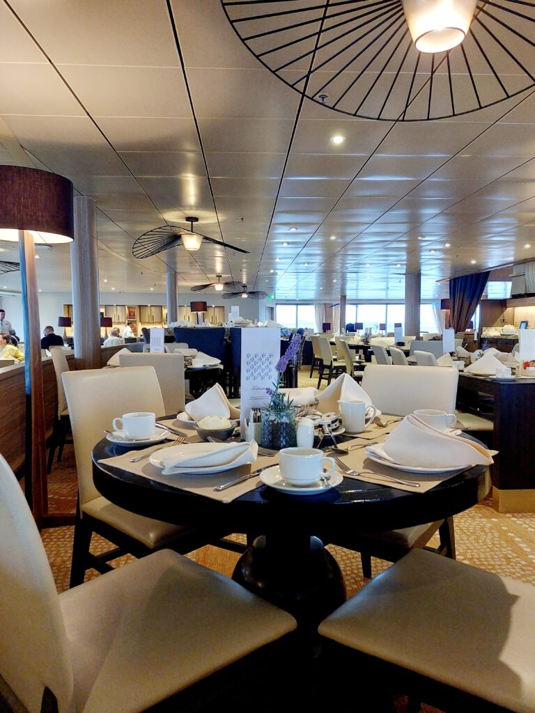Restaurant Waterfront auf dem Kreuzfahrtschiff Vasco da Gama