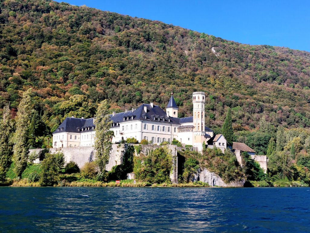 Kloster Hautcombe über dem Lac du Bourget