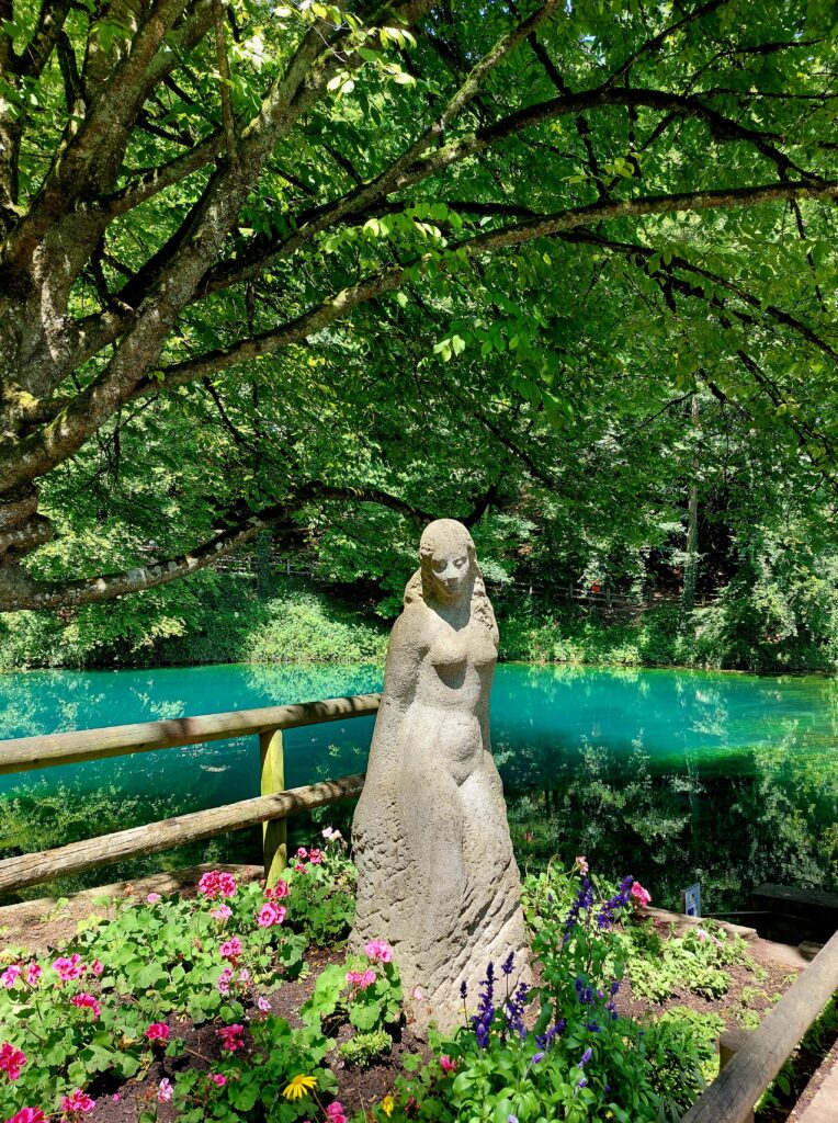 Kostenlose Ausflugstipps Baden-Württemberg, hier der Blautopf in Blaubeuren 